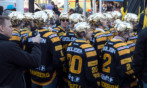 Die Mannschaft trägt Goldhelm